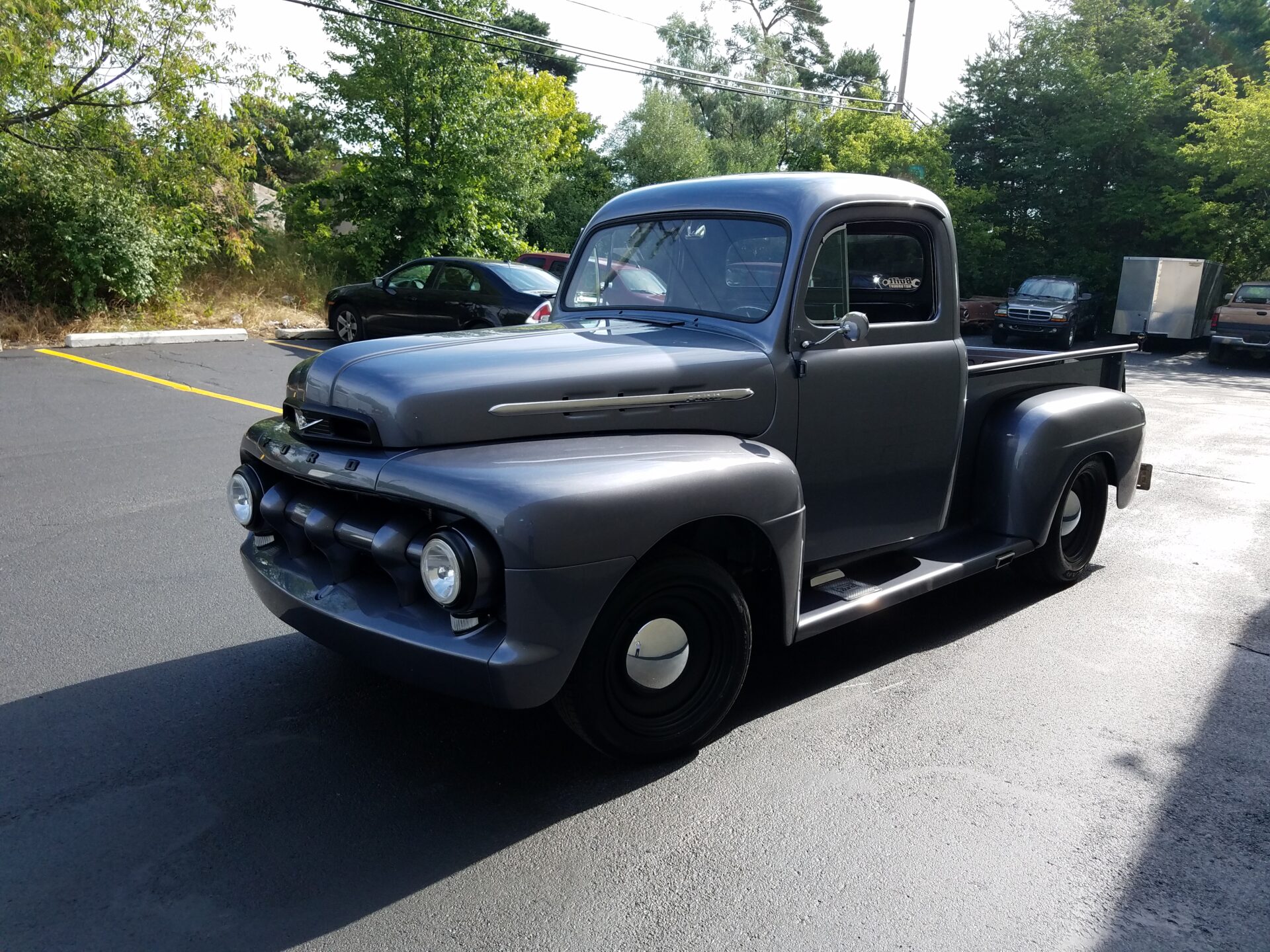 A side view of the 1952 Ford F100 model